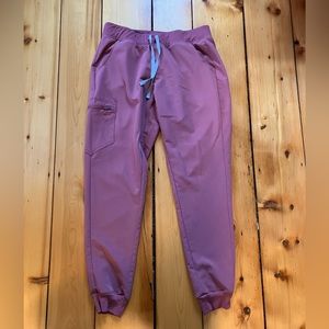 FIGS Mauve Scrub Set